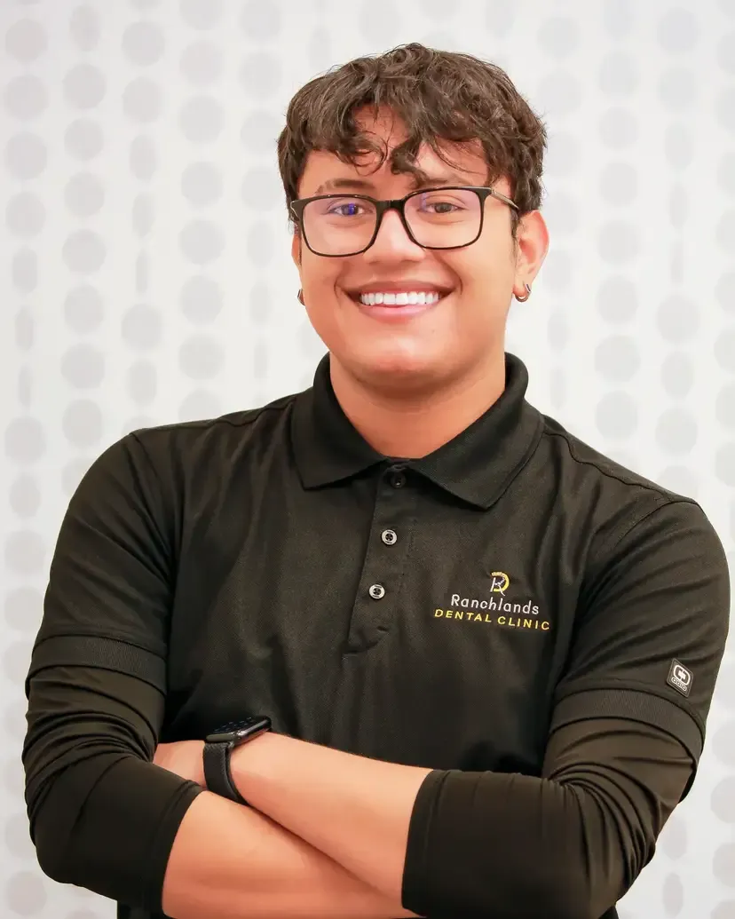 Jhony, Dental Assistant